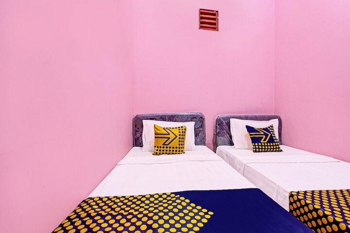 Room 16 of 33