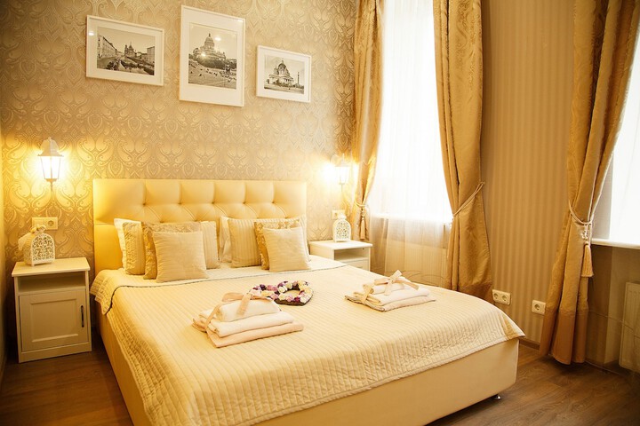 Room 8 of 42