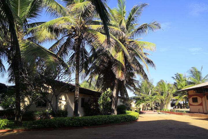 Hotel Exterior 41 of 43