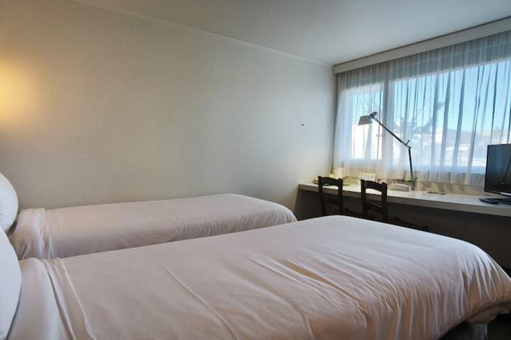 Room 15 of 61
