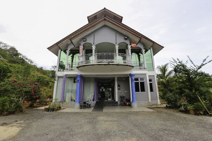 OYO 89933 Nun Hotel