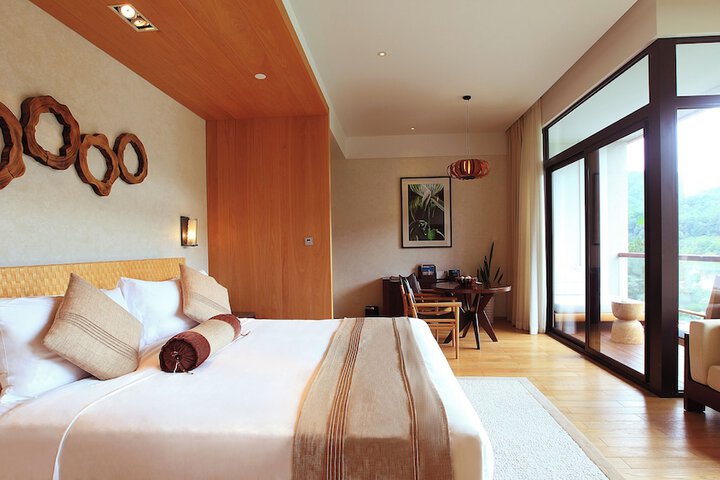 Room 10 of 212