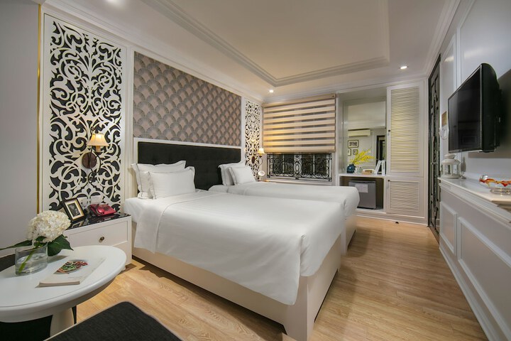 Room 6 of 50