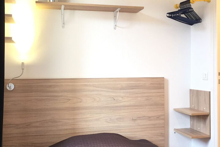 Room 4 of 35