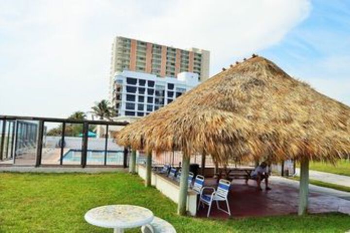 Hotel Exterior 67 of 524