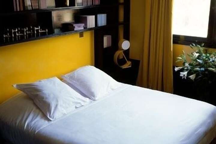 Room 18 of 37