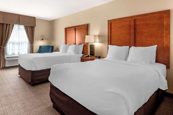 2 Double Beds (5 of 7)