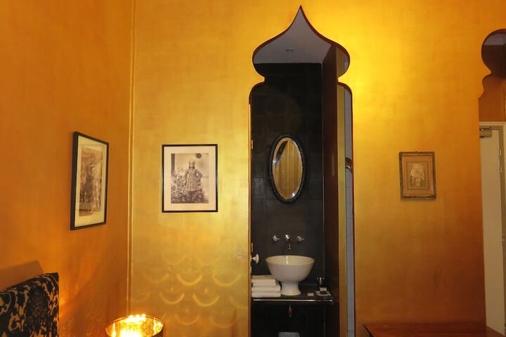Room 26 of 81