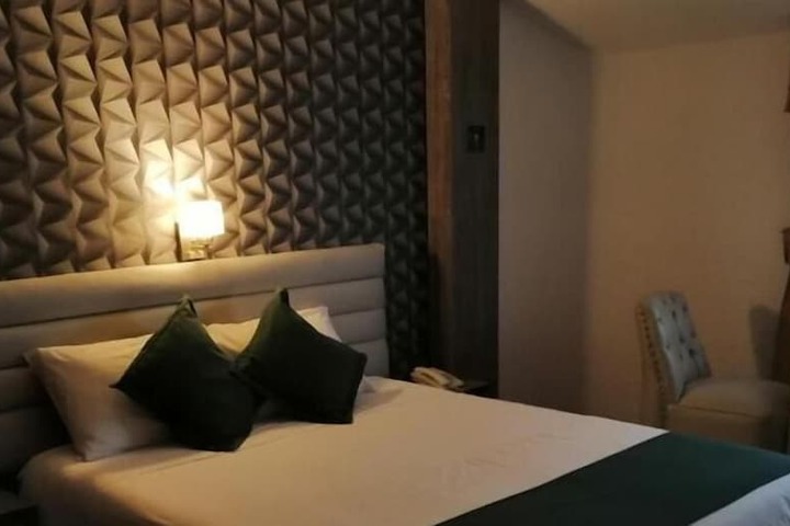 Room 28 of 86