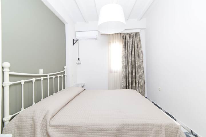 Room 2 of 50