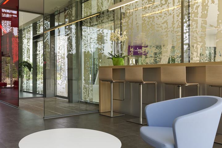 Guest Lobby