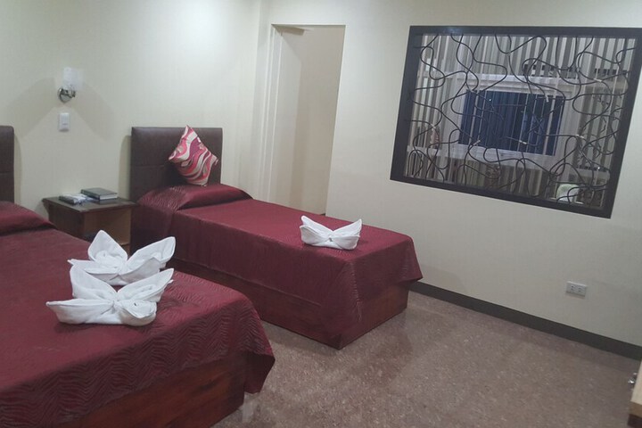 Room 4 of 105