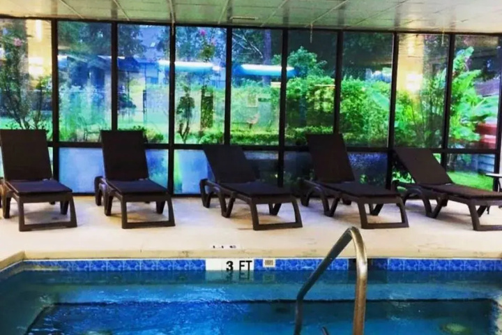 Pool 8 of 13