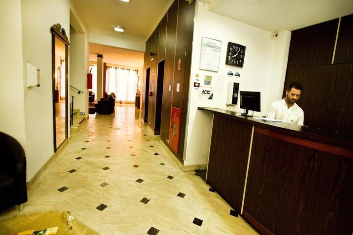 Entrance & Lobby