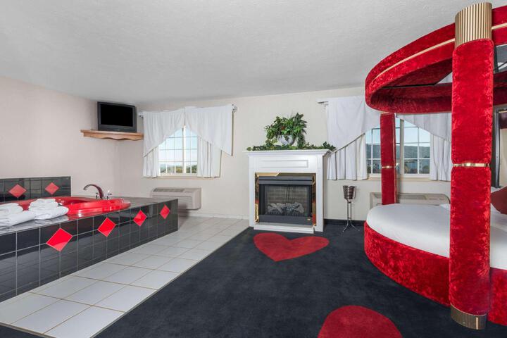 1 King Bed (8 of 12)