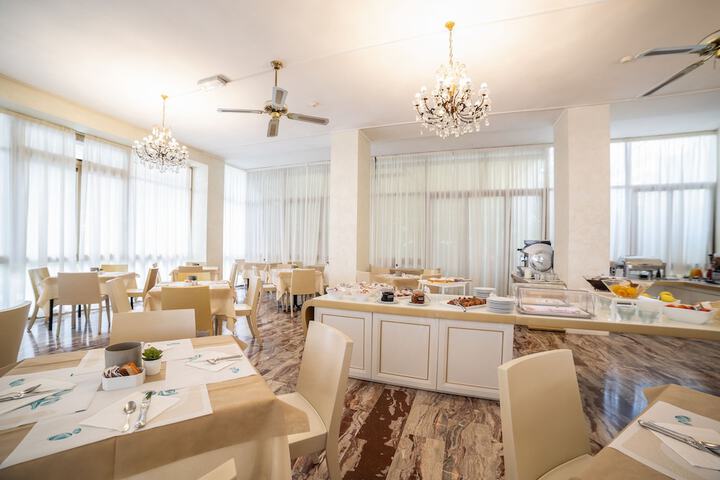 Breakfast area