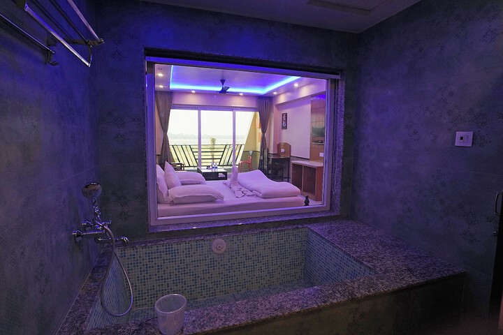 Room 43 of 72