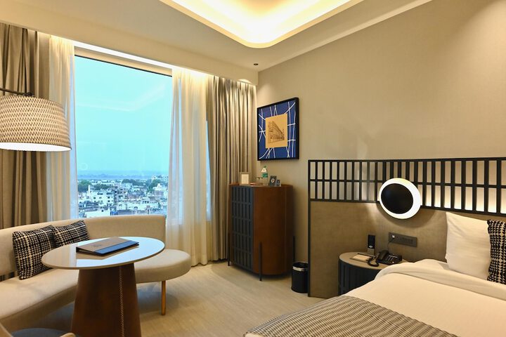 Room 19 of 49