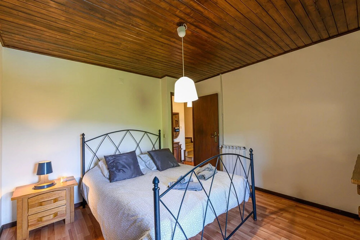 Room 6 of 20