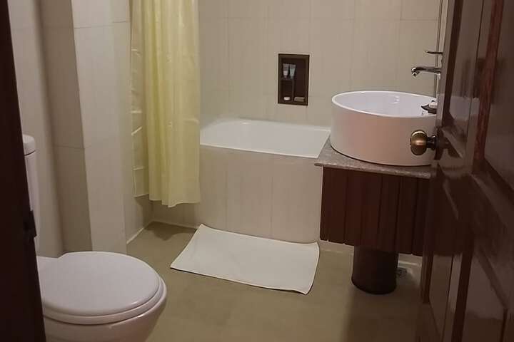 Room 52 of 67