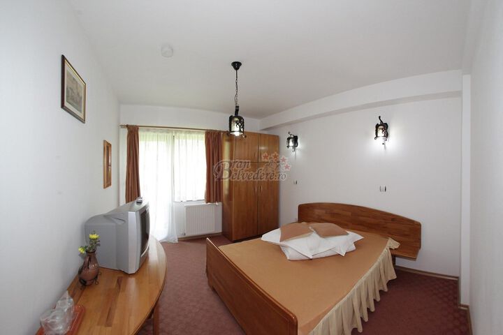 Room 10 of 52