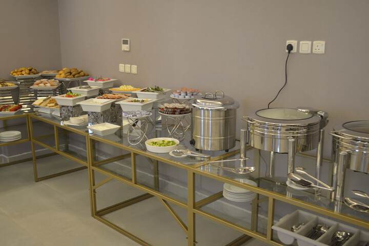 Dining 60 of 63