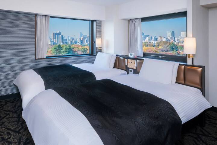 Room 16 of 51