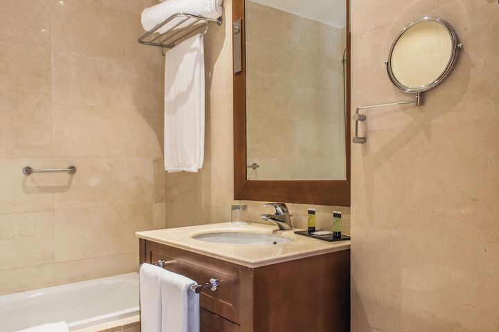 Room 29 of 38
