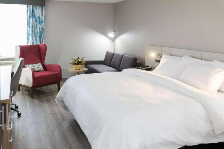 1 King Bed (13 of 19)