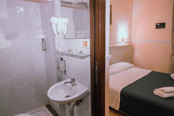 Room 41 of 73