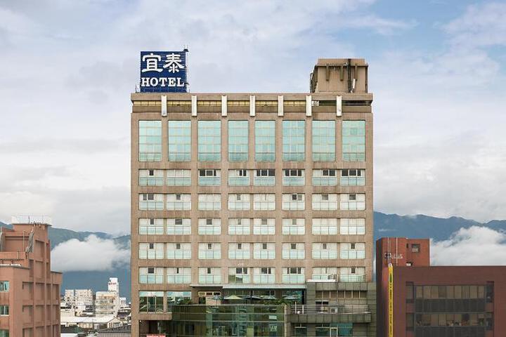 L.T. City Hotel