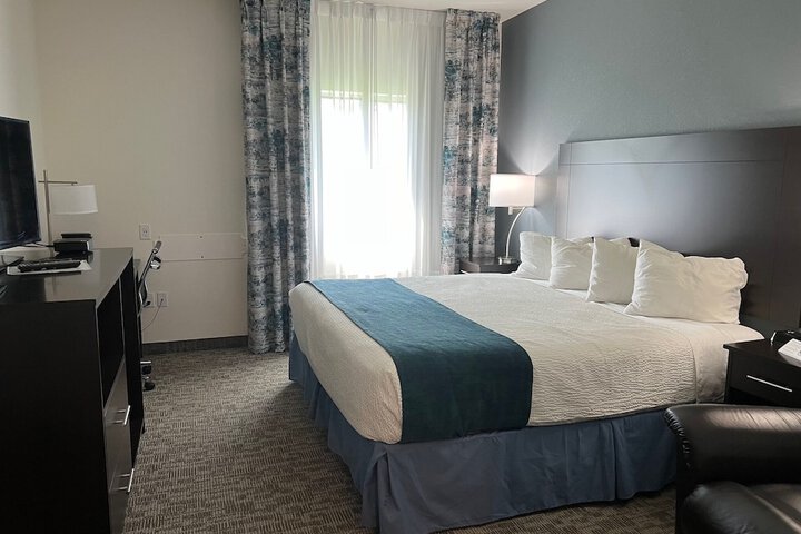 Room 6 of 34
