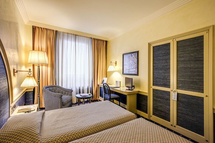 Room 27 of 63