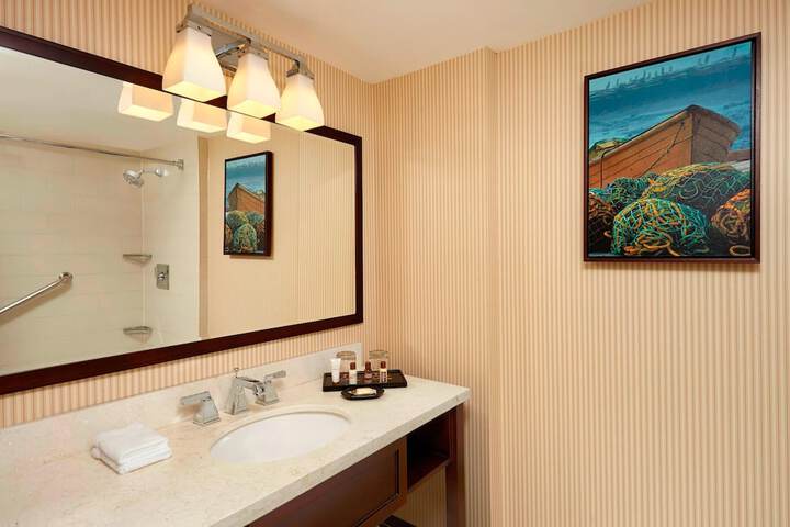 Room 32 of 75