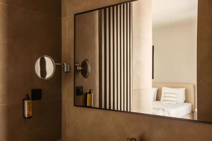 Room 64 of 221