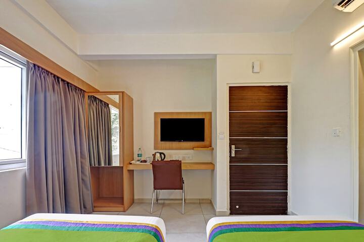 Room 9 of 35