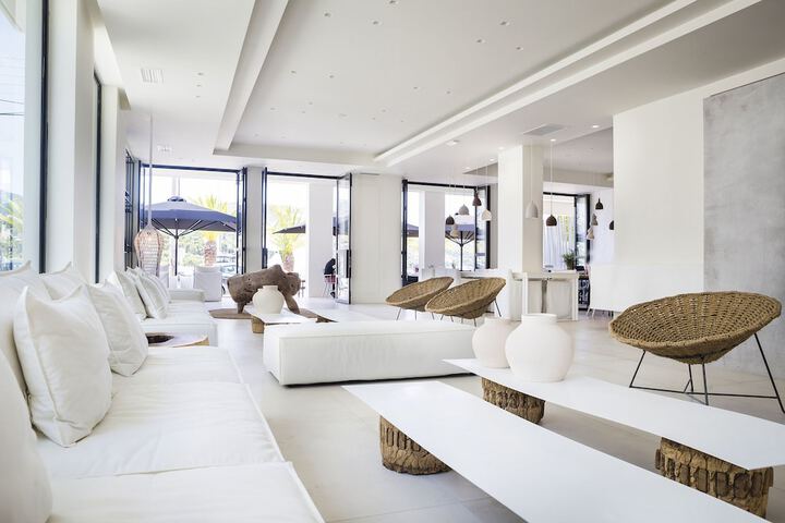 Guest Lobby