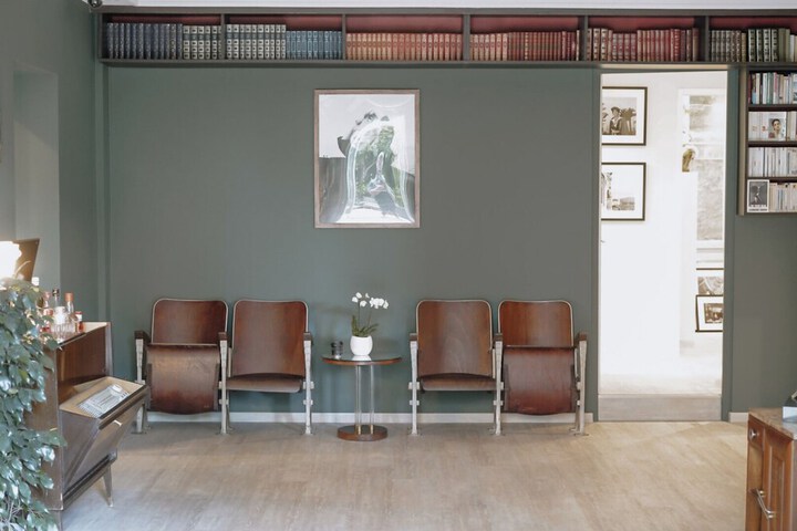 Entrance & Lobby