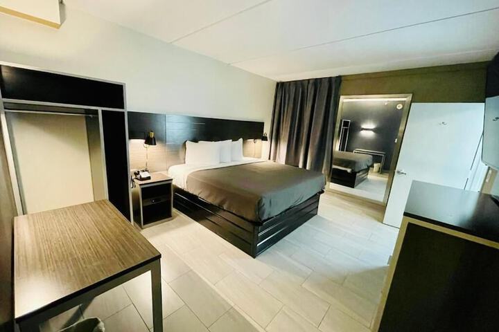 Room 6 of 21