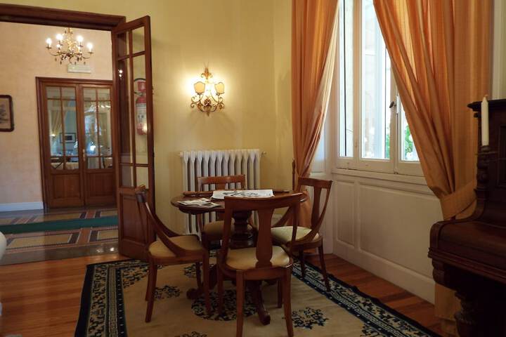 Hotel Lobby
