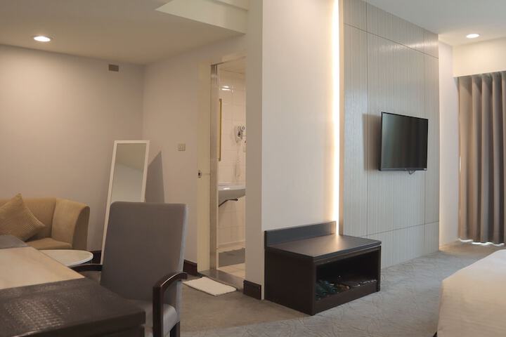 Room 50 of 72