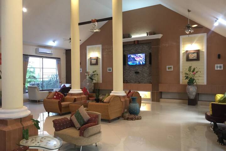 Hotel Interior 4 of 53