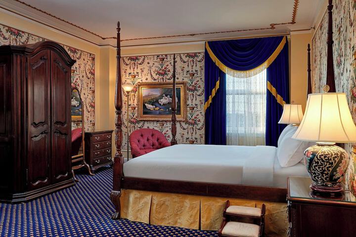 Room 6 of 74