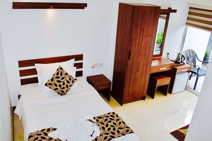 Room 8 of 35