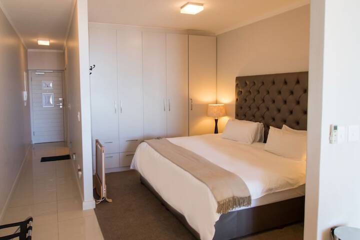 Room 4 of 78