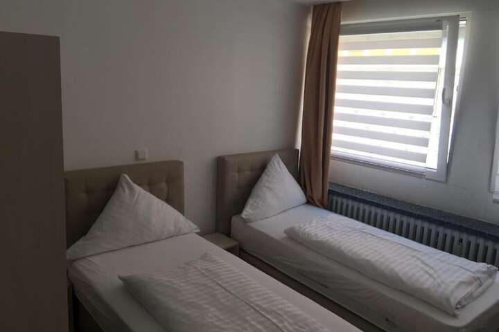Room 9 of 22