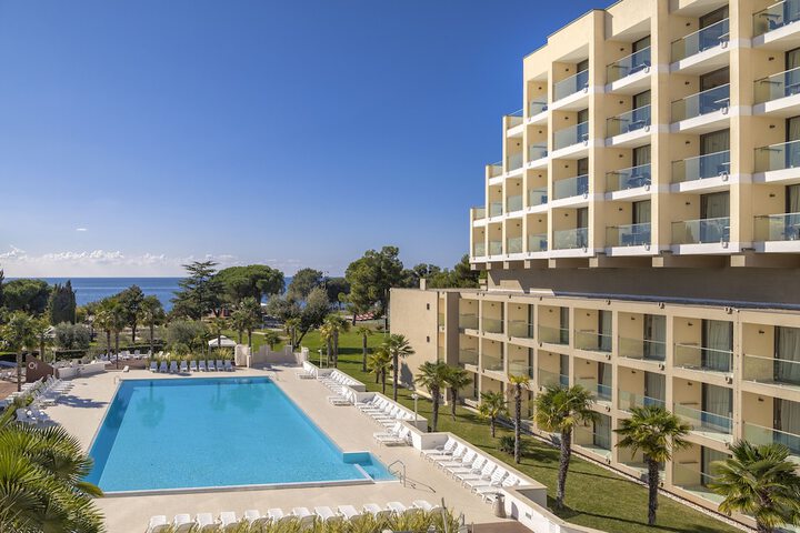 Hotel 65 of 72