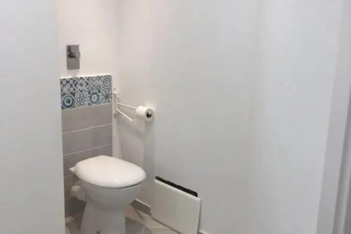 Room 8 of 13