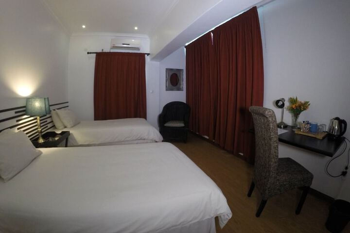 Room 5 of 19