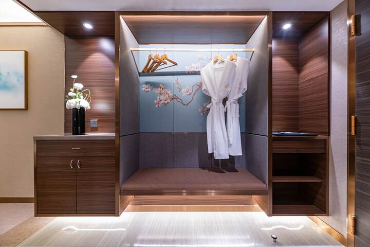 Room 29 of 141